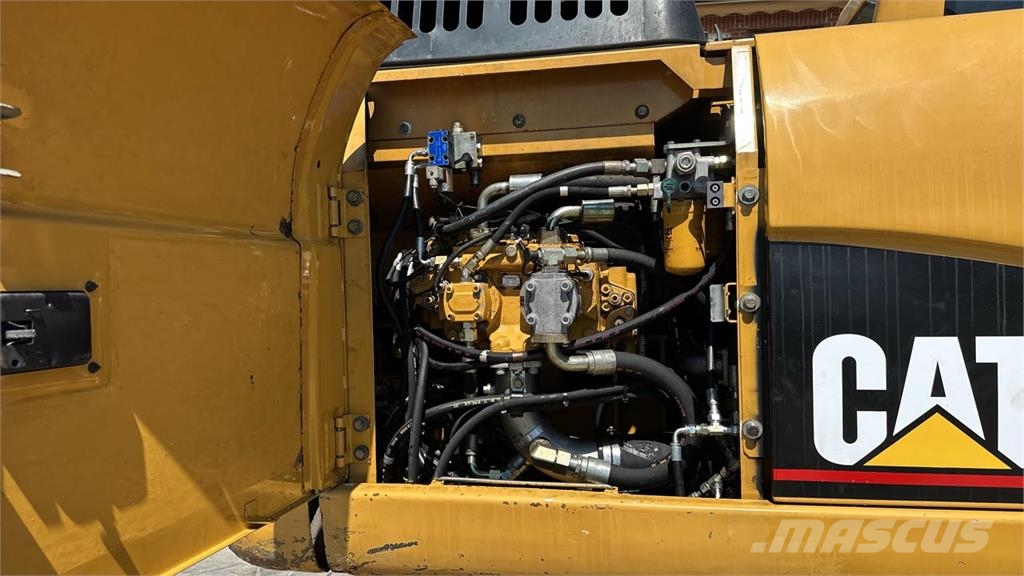 CAT 319C Pelle sur chenilles