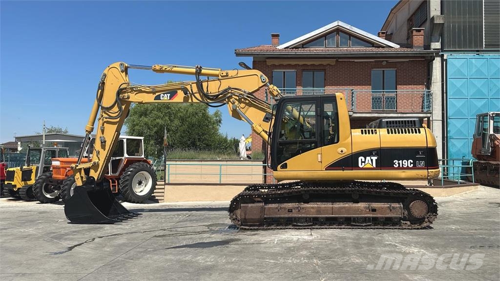 CAT 319C Pelle sur chenilles
