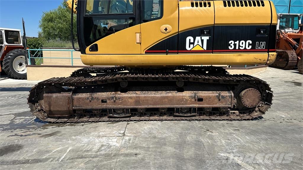 CAT 319C Pelle sur chenilles