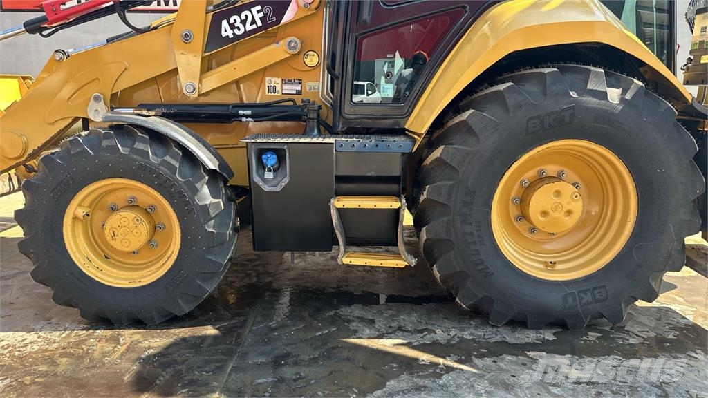 CAT 432F2 4x4 لوادر ذات جرافات عكسية