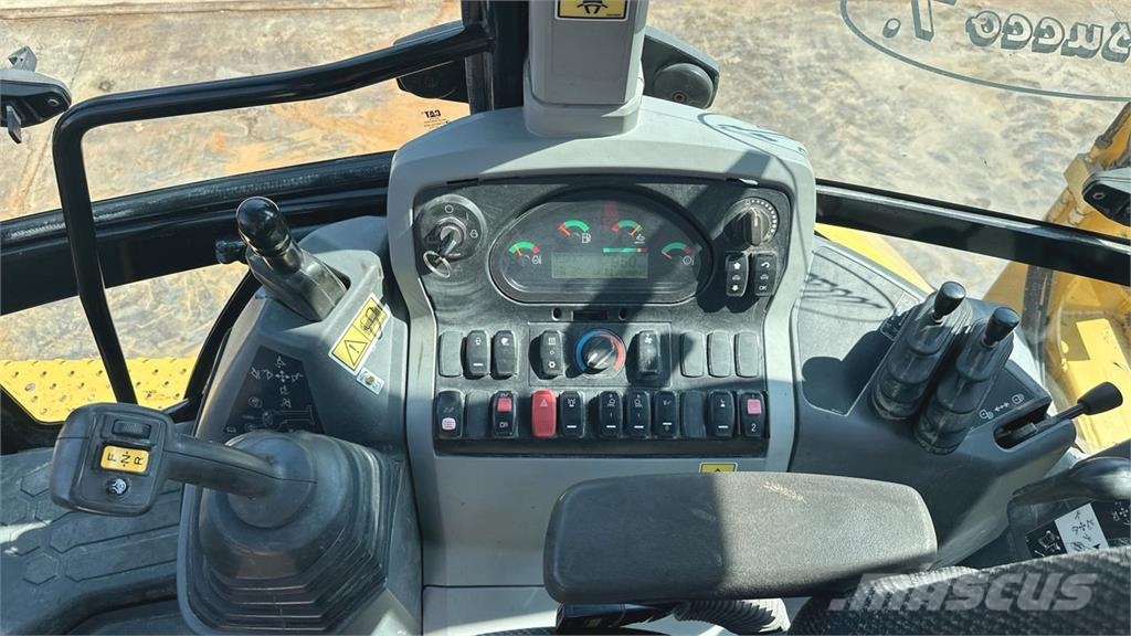CAT 432F2 4x4 لوادر ذات جرافات عكسية