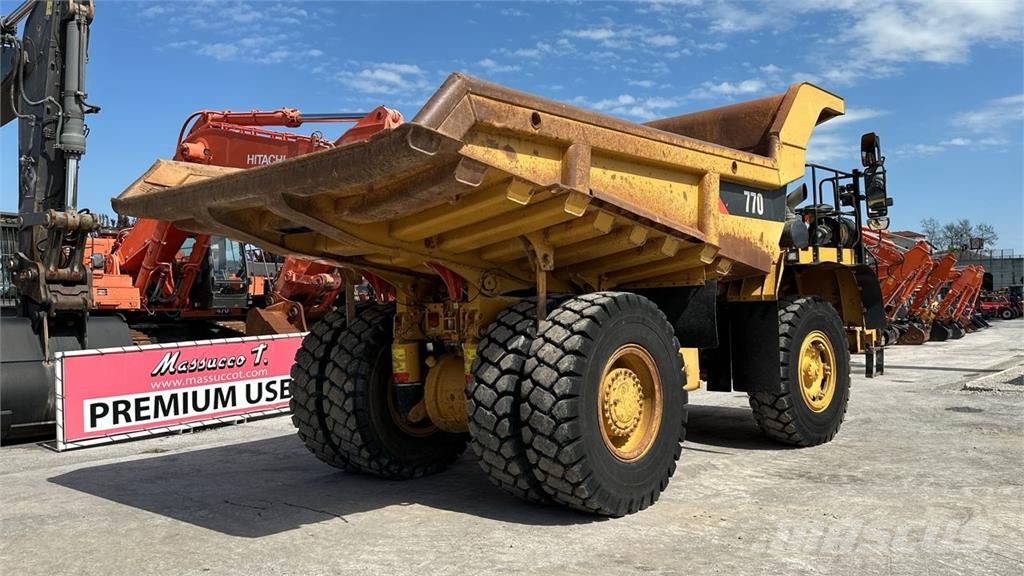 CAT 770 Wozidła kolebkowe