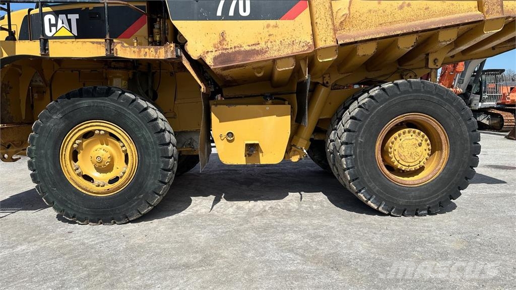 CAT 770 Wozidła kolebkowe