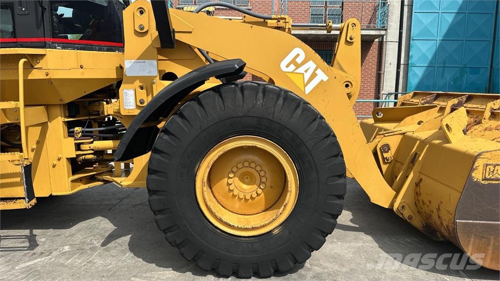 CAT 928G Iekrāvēji uz riteņiem