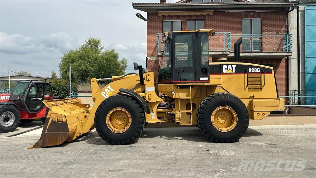 CAT 928G Iekrāvēji uz riteņiem