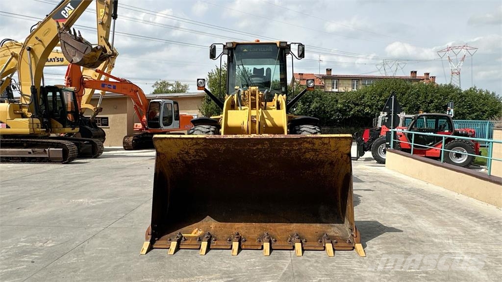 CAT 928G Iekrāvēji uz riteņiem