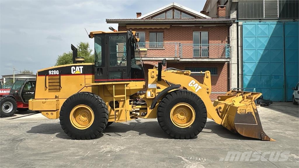 CAT 928G Iekrāvēji uz riteņiem