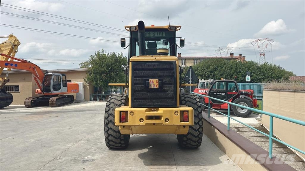 CAT 928G Iekrāvēji uz riteņiem