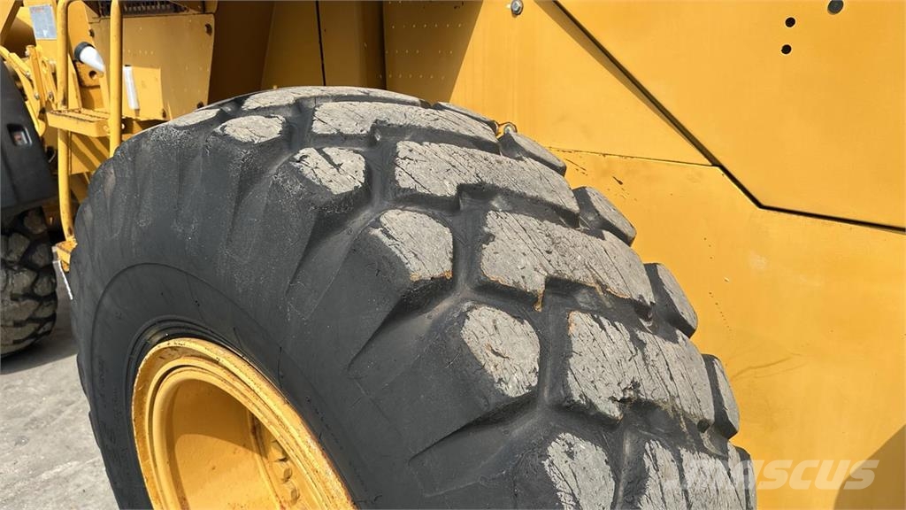 CAT 928G Iekrāvēji uz riteņiem