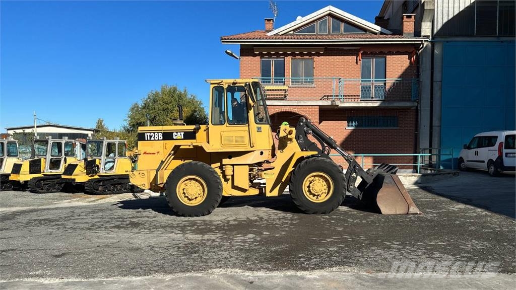 CAT IT28B Radlader