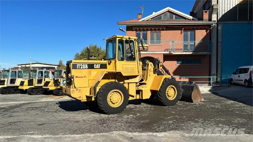 CAT IT28B Radlader
