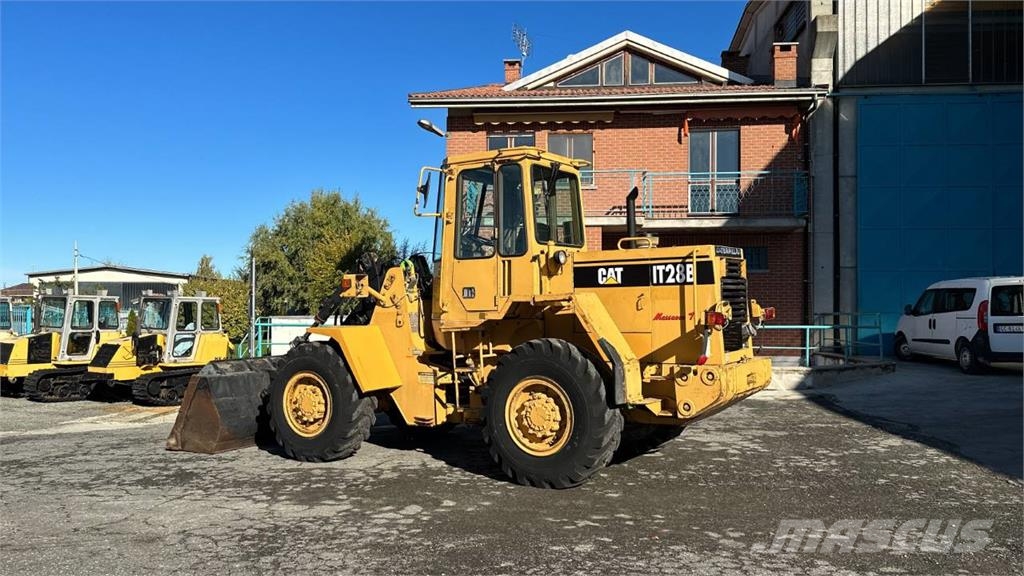 CAT IT28B Radlader