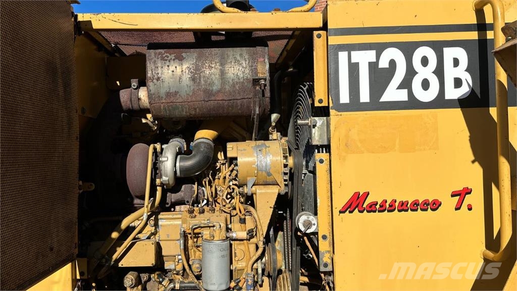 CAT IT28B Radlader