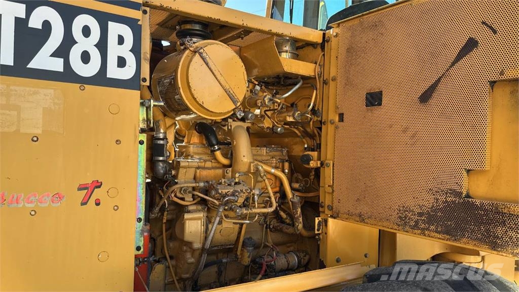 CAT IT28B Radlader