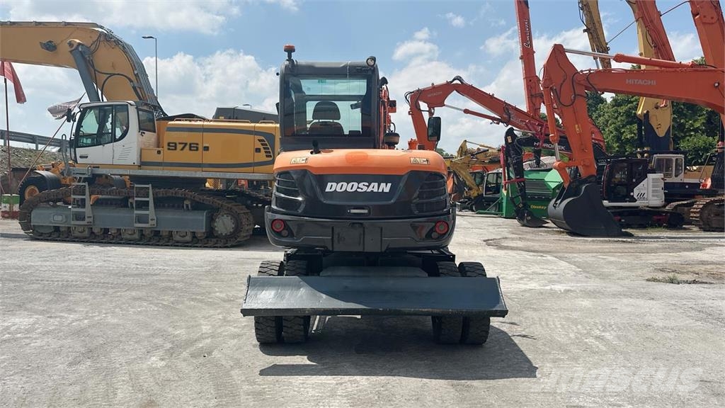 Doosan DX57W-5 حفارات بعجل