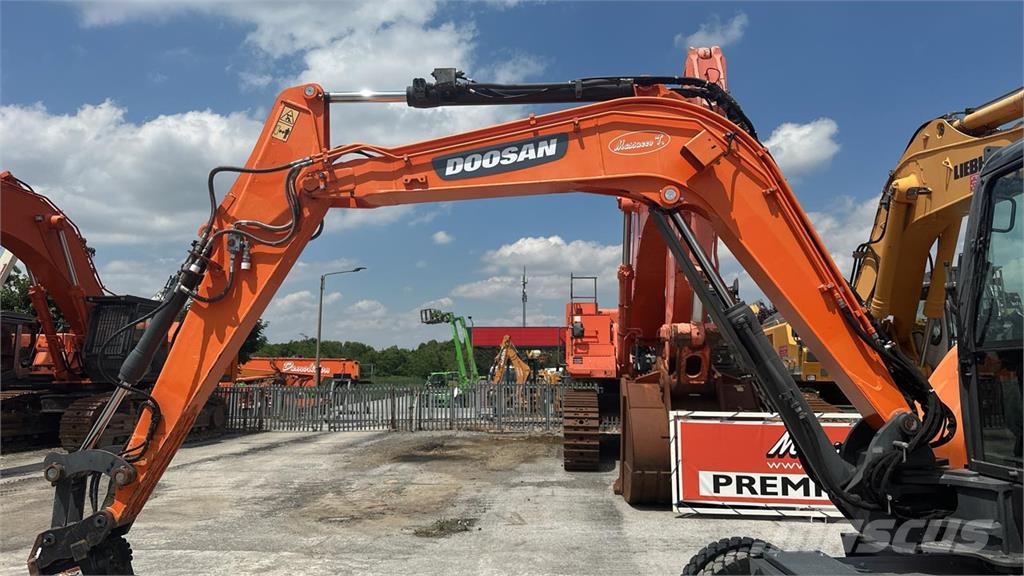 Doosan DX57W-5 حفارات بعجل