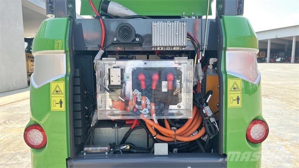 Everun ER08E 4x4 Tekerlekli yükleyiciler