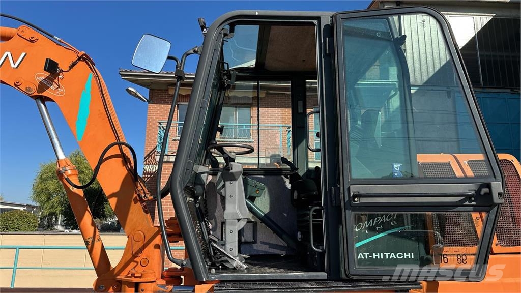 Fiat-Hitachi FH85W 4X4 Lastik tekerli ekskavatörler