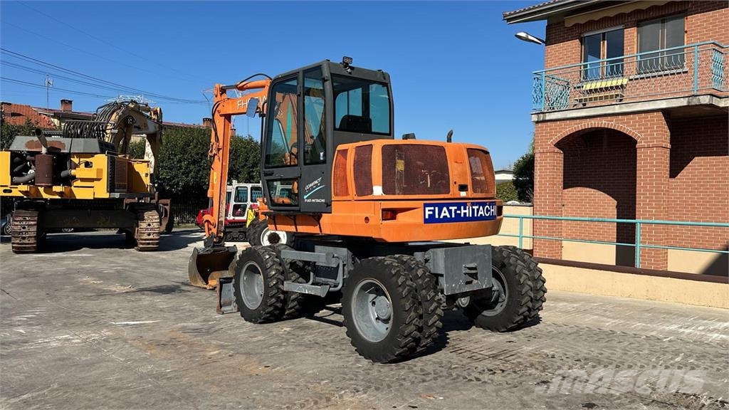 Fiat-Hitachi FH85W 4X4 Lastik tekerli ekskavatörler