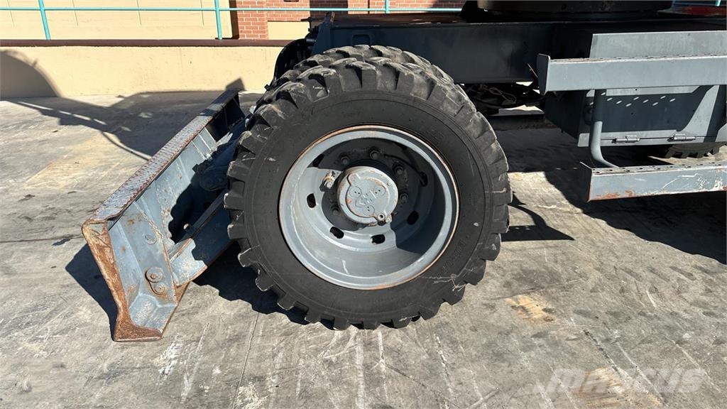 Fiat-Hitachi FH85W 4X4 Lastik tekerli ekskavatörler