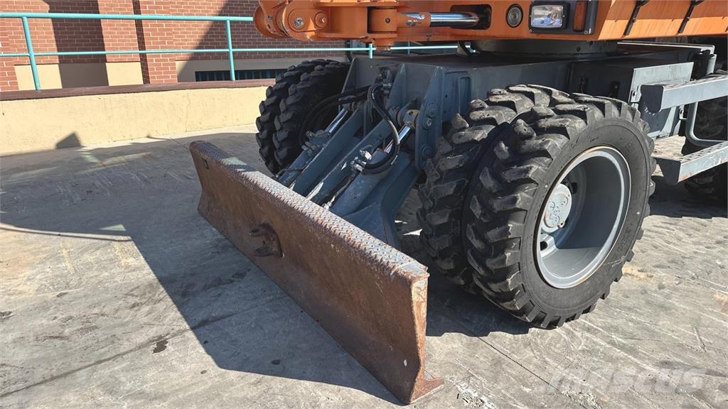 Fiat-Hitachi FH85W 4X4 Lastik tekerli ekskavatörler