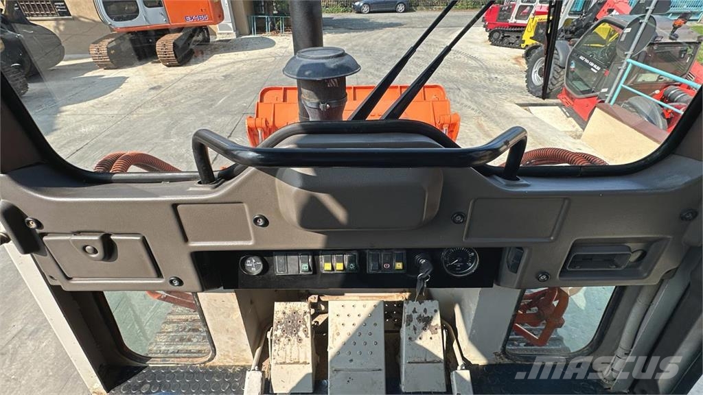 Fiat-Hitachi FL145 Pás carregadoras de rodas