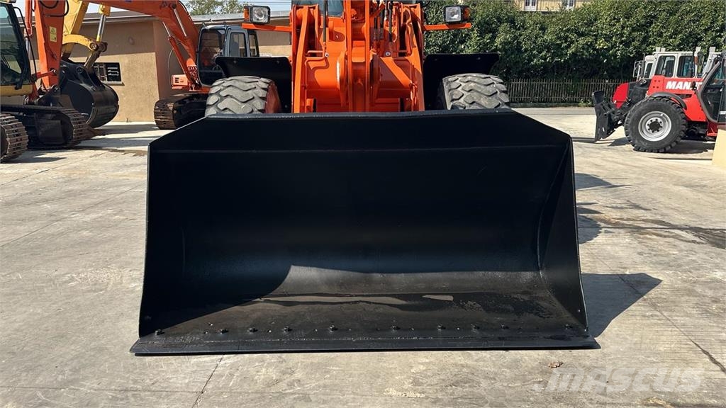 Fiat-Hitachi W130A Læssemaskiner på hjul