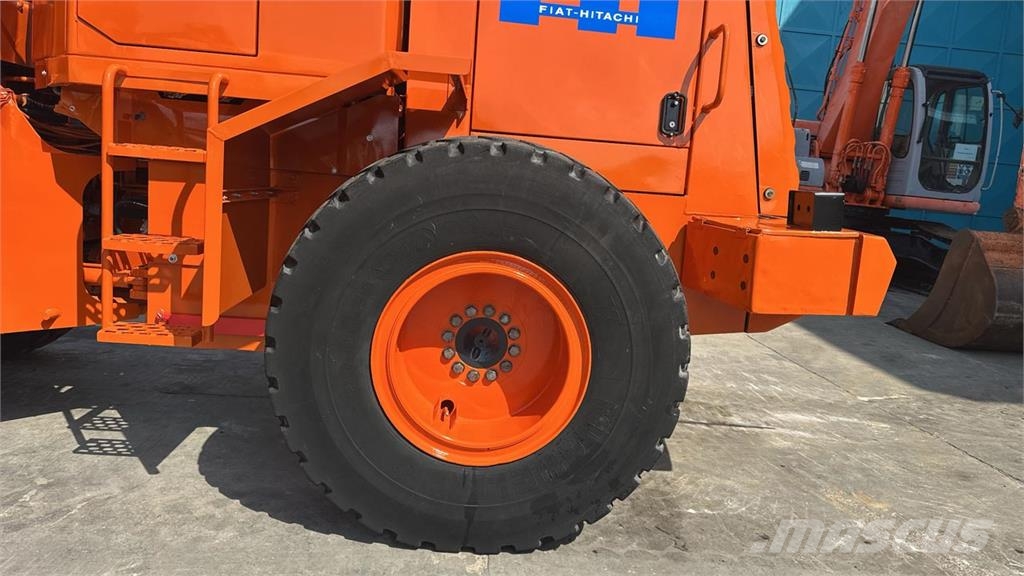 Fiat-Hitachi W130A Læssemaskiner på hjul