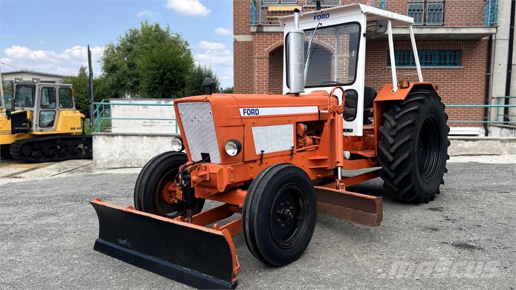 Ford 5600 4X2 Μπουλντόζες με ερπύστριες