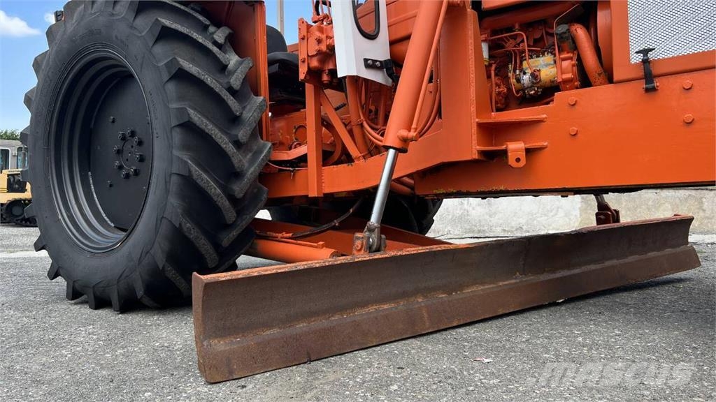 Ford 5600 4X2 Μπουλντόζες με ερπύστριες