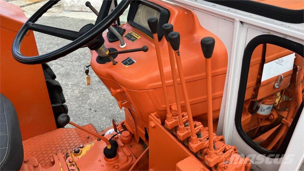 Ford 5600 4X2 Μπουλντόζες με ερπύστριες