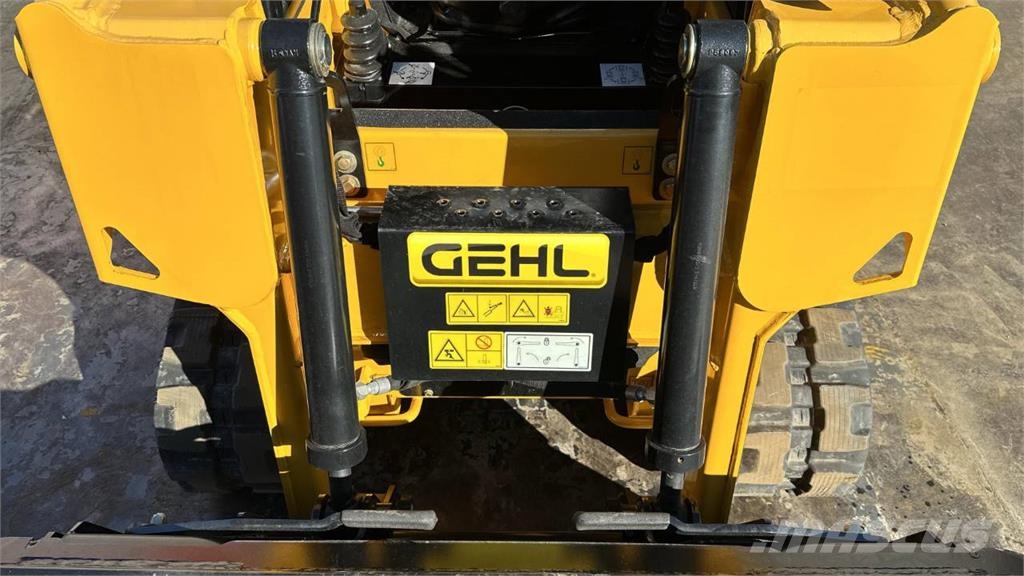 Gehl RT105 لوادر انزلاقية التوجيه