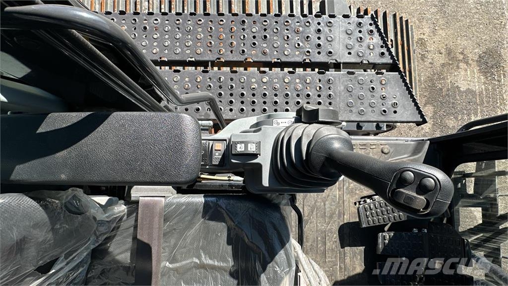 Hitachi KMC750S-7 حفارات زحافة