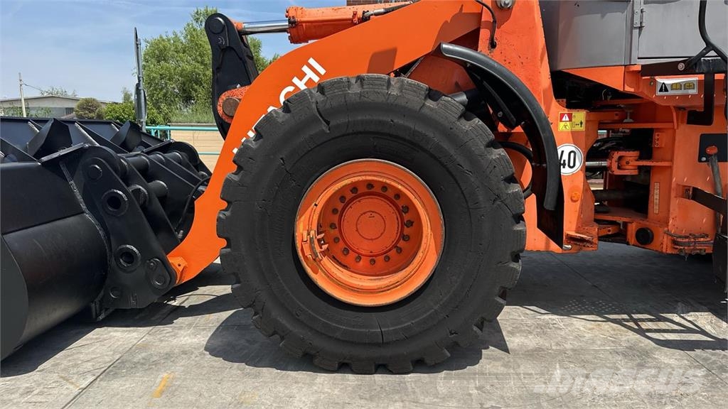 Hitachi LX210E لوادر بعجل