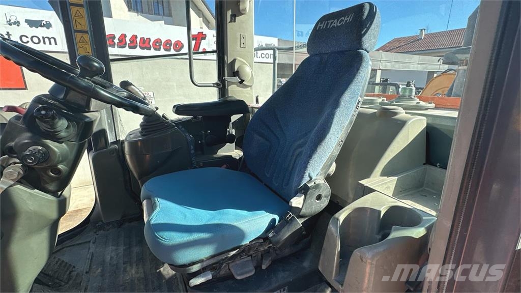Hitachi ZW220 Wheel loaders