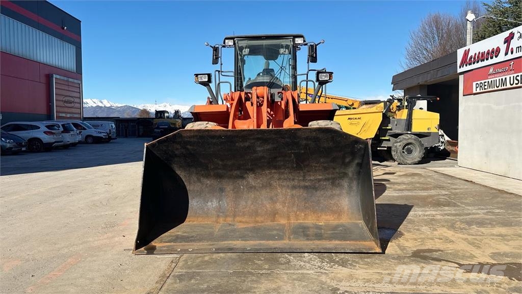 Hitachi ZW220 Wheel loaders