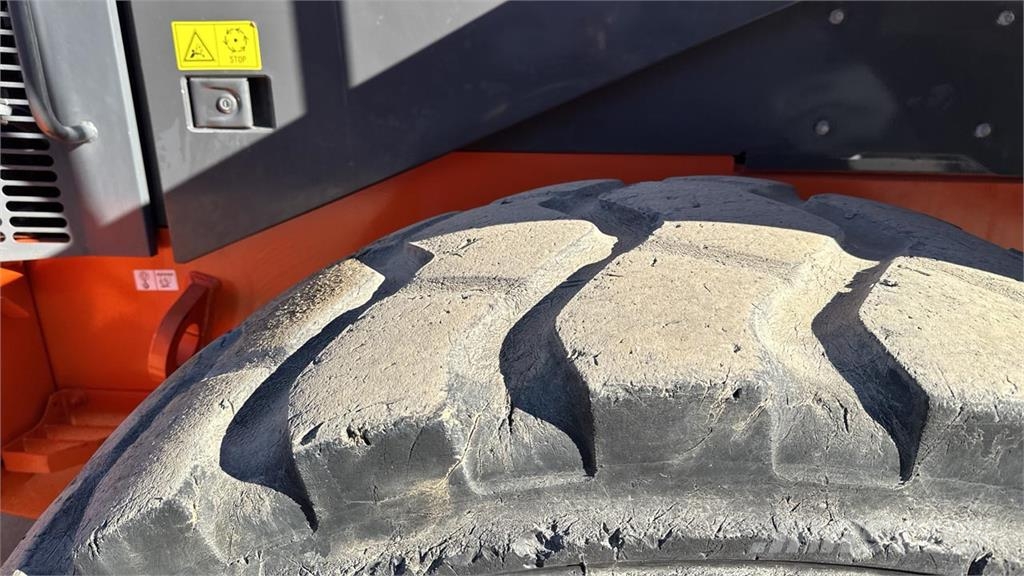 Hitachi ZW220 Wheel loaders