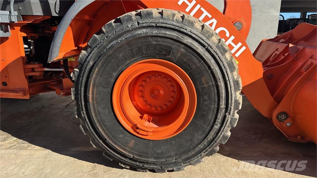 Hitachi ZW220 Wheel loaders