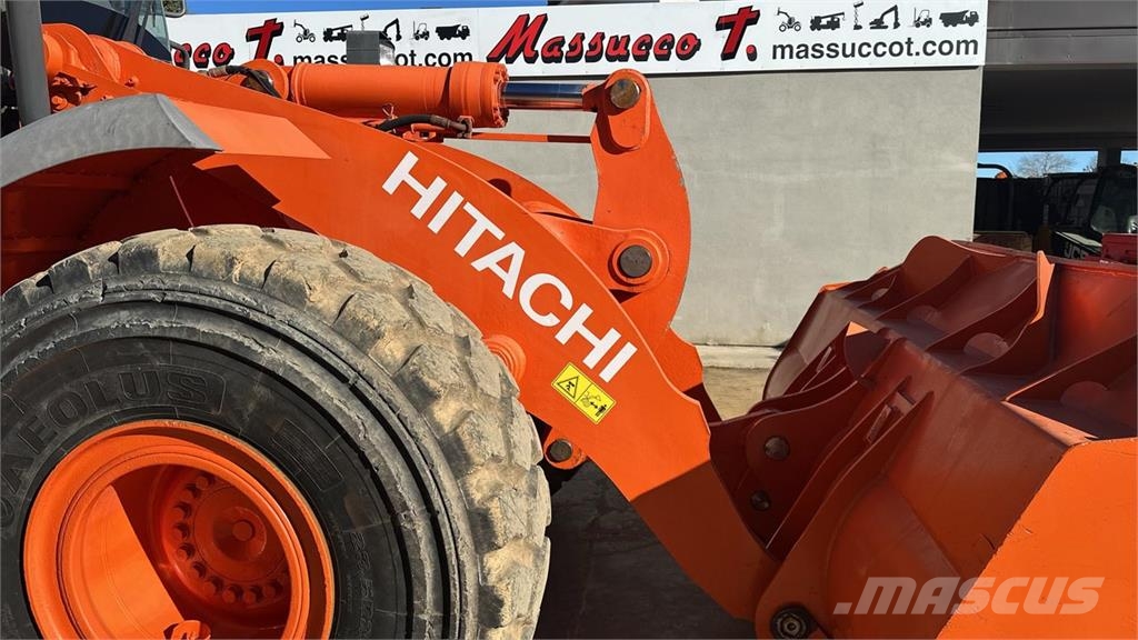 Hitachi ZW220 Wheel loaders