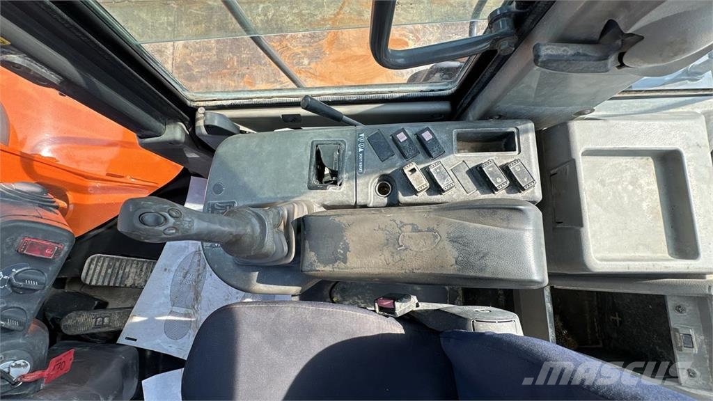 Hitachi ZW220 Cargadoras sobre ruedas