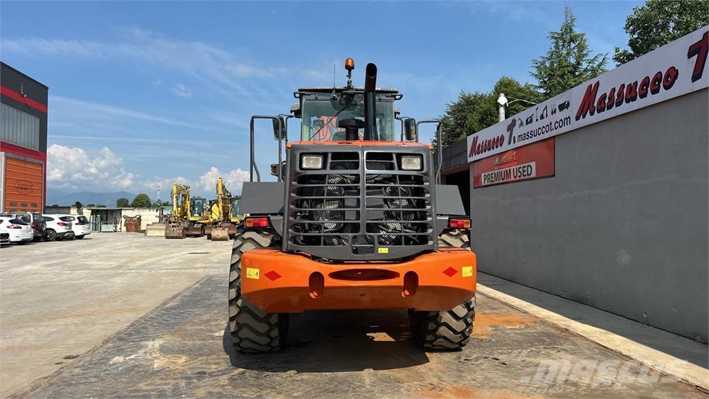 Hitachi ZW220 Cargadoras sobre ruedas