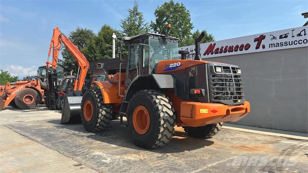 Hitachi ZW220 Cargadoras sobre ruedas
