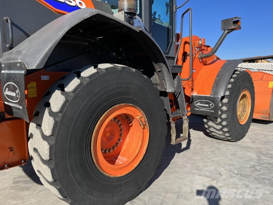 Hitachi ZW250-6 Radlader