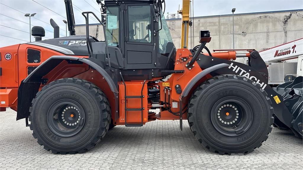 Hitachi ZW250-7 Tekerlekli yükleyiciler