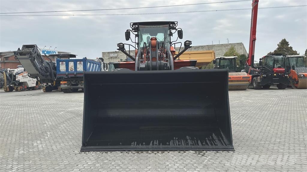 Hitachi ZW310-7 Колесни товарачи