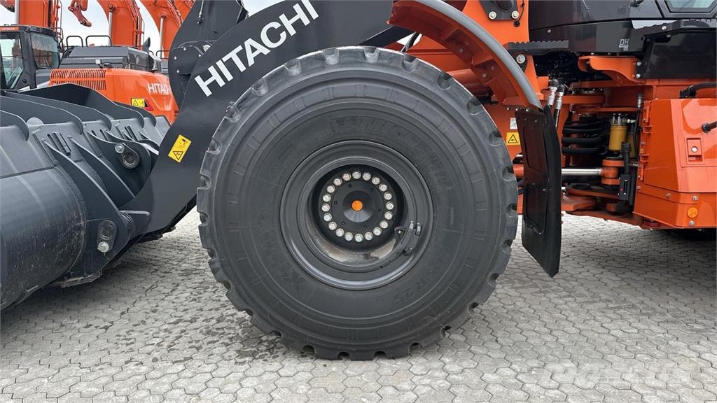 Hitachi ZW310-7 Колесни товарачи