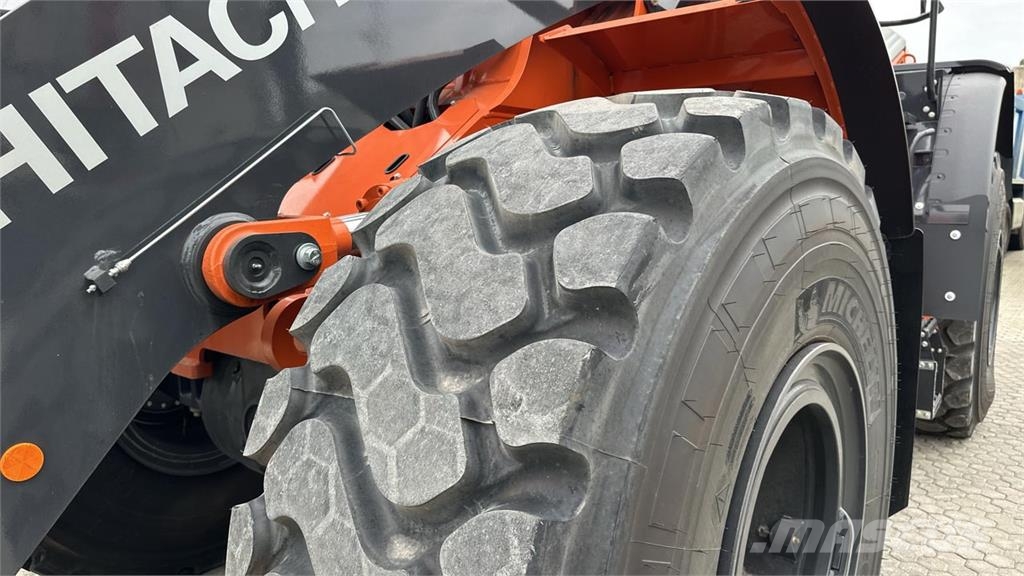 Hitachi ZW310-7 Колесни товарачи