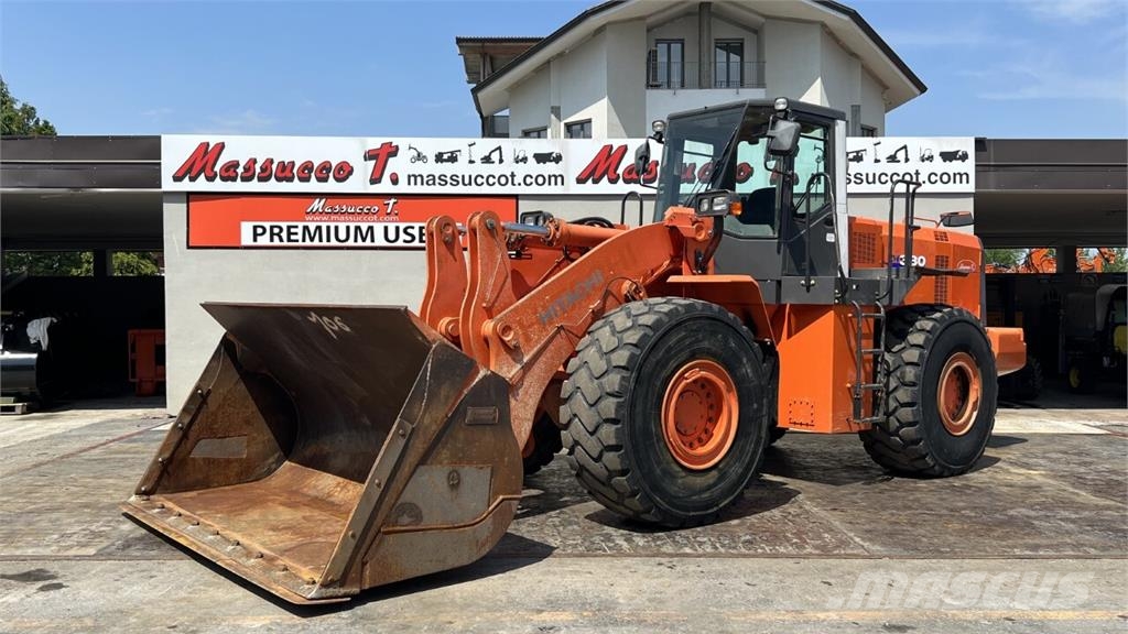Hitachi ZW330 Kolesni nakladalci