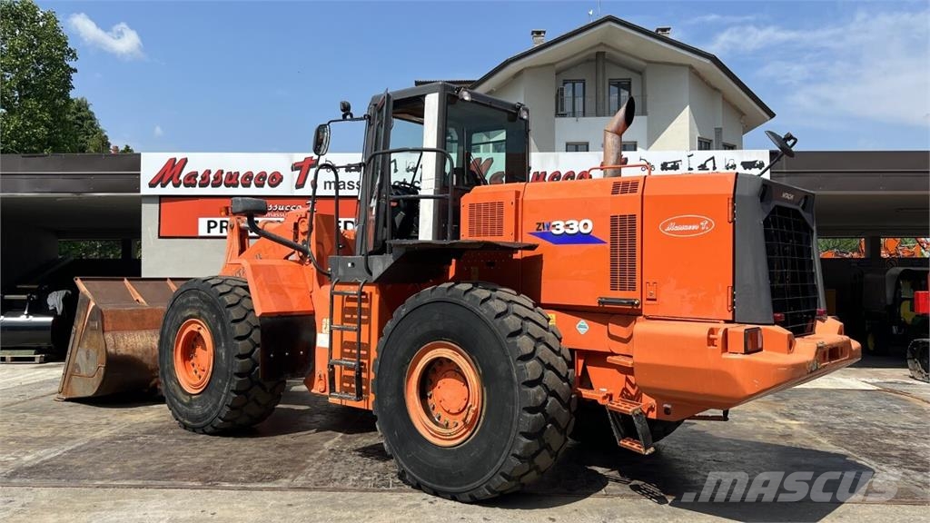 Hitachi ZW330 Kolesni nakladalci