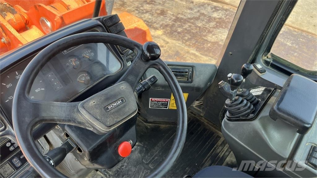 Hitachi ZW330 Kolesni nakladalci